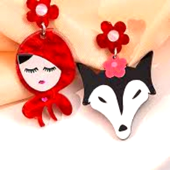 Little Red Riding Hood Earrings - Picture 1 of 4